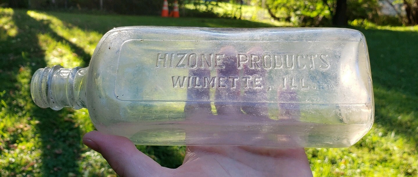 Vintage Hizone Embalming Fluid Bottle Sandow Cavity Fluid Wilmette ILL Poison