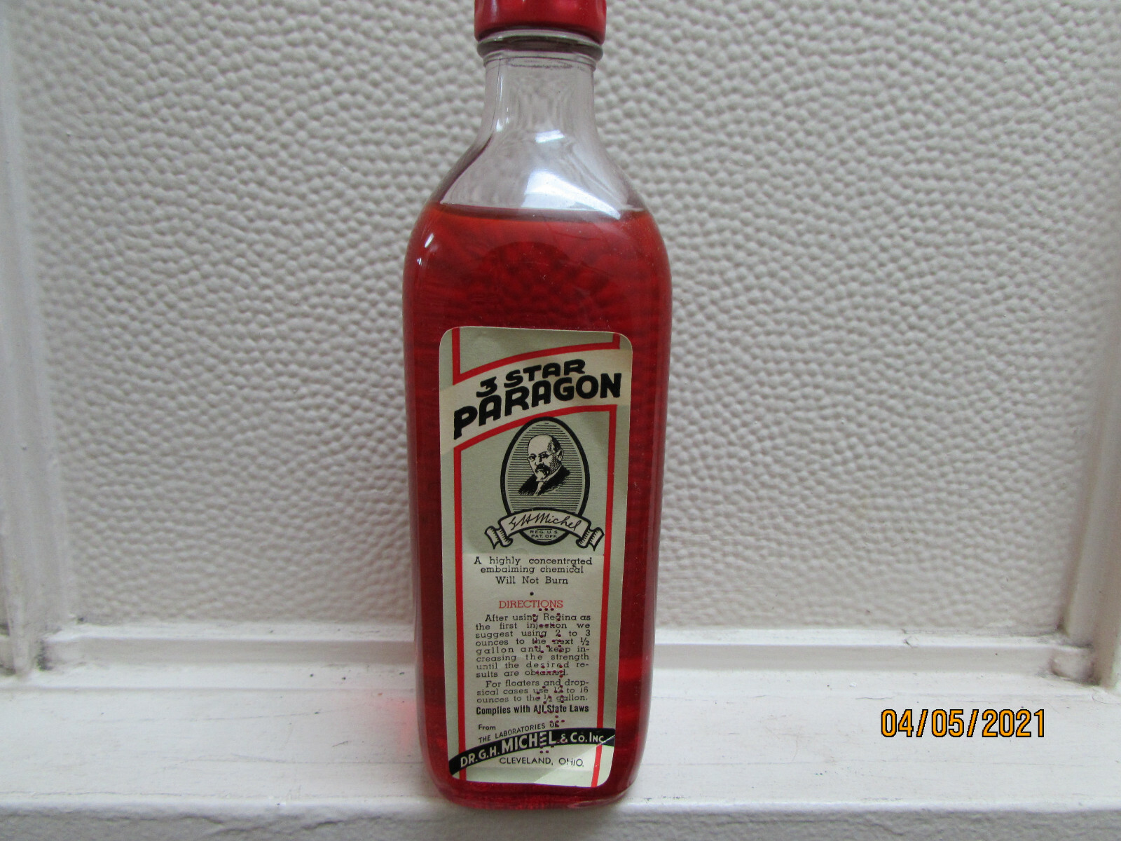 DR. G.H. Michel 3 star paragon fluid arterial embalming fluid bottle (St6003)