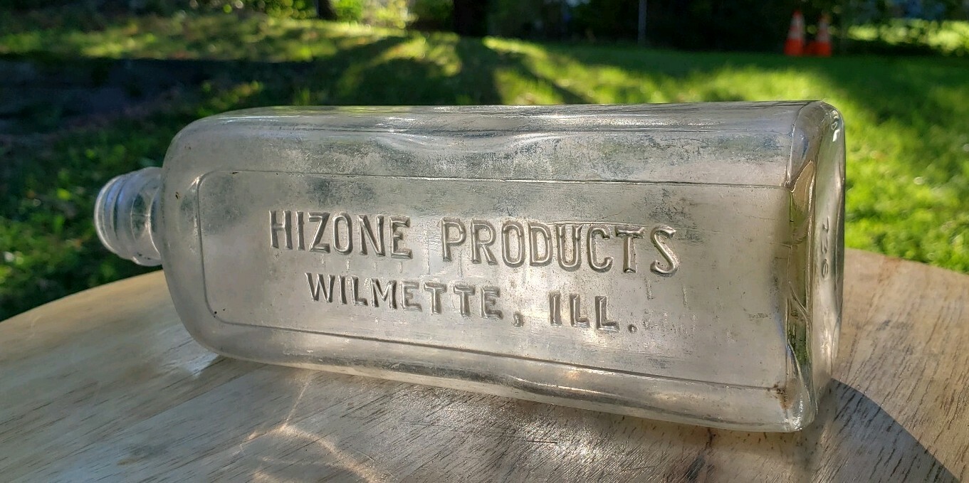 Vintage Hizone Embalming Fluid Bottle Sandow Cavity Fluid Wilmette ILL Poison