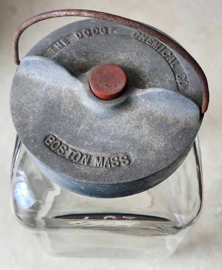 ANTIQUE DODGE CHEMICAL CO. BOSTON MA. 4 QT EMBALMING FLUID MORTICIAN GLASS JAR