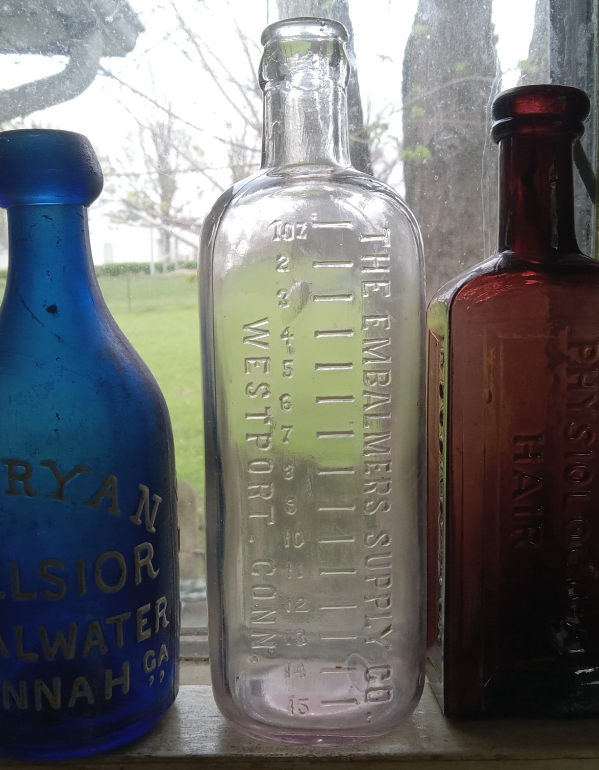 THE EMBALMERS SUPPLY CO WESTPORT,CONN 120 YR OLD POISON BOTTLE FOR DEAD BODIES